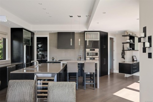 3724 Arbutus Ridge, Saanich, BC 