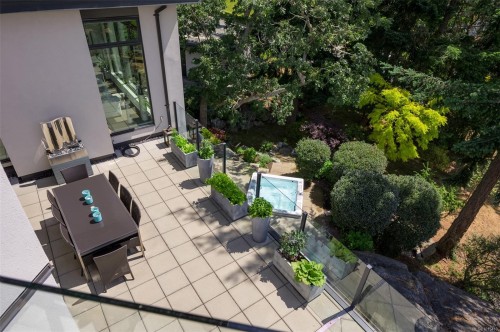 3724 Arbutus Ridge, Saanich, BC 