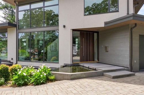 3724 Arbutus Ridge, Saanich, BC 