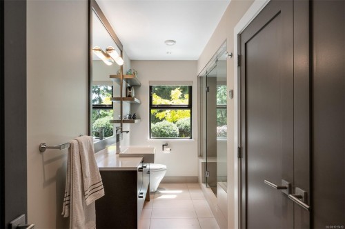 3724 Arbutus Ridge, Saanich, BC 