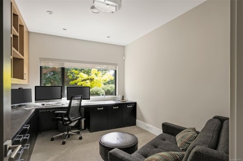 3724 Arbutus Ridge, Saanich, BC 