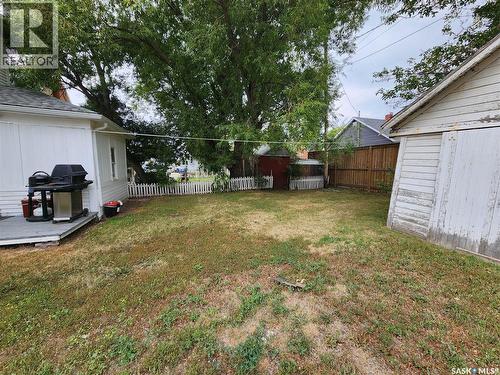 5 Prairie Avenue, Weyburn, SK - Outdoor