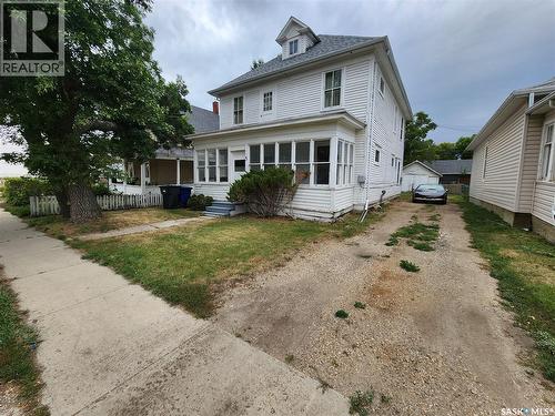 5 Prairie Avenue, Weyburn, SK - Outdoor