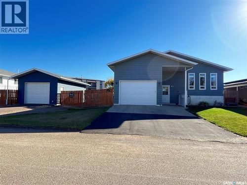 11 2Nd Avenue W, Maple Creek, SK - Outdoor