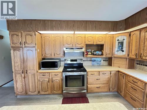11 2Nd Avenue W, Maple Creek, SK - Indoor Photo Showing Kitchen