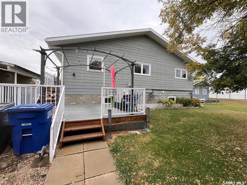 11 2Nd Avenue W, Maple Creek, SK - Outdoor
