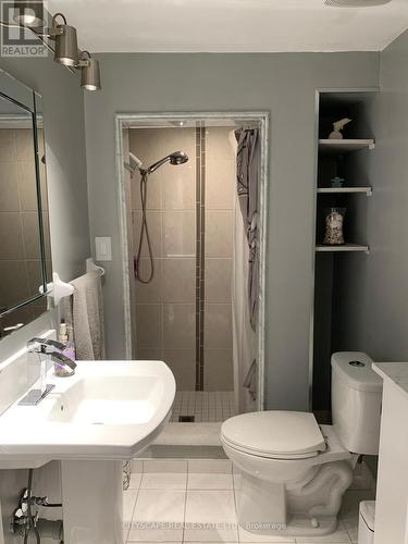 7122 Para Place, Mississauga, ON - Indoor Photo Showing Bathroom
