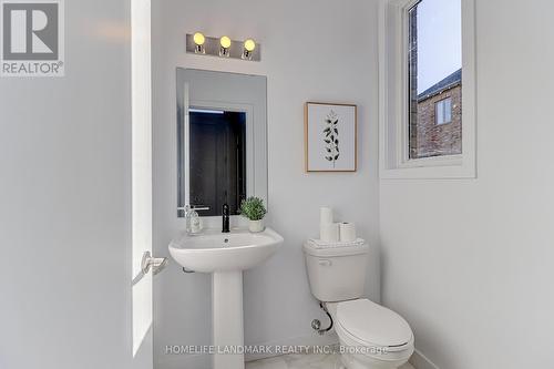 31 Bancroft Lane, Richmond Hill, ON - Indoor Photo Showing Bathroom