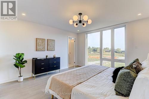31 Bancroft Lane, Richmond Hill, ON - Indoor Photo Showing Bedroom