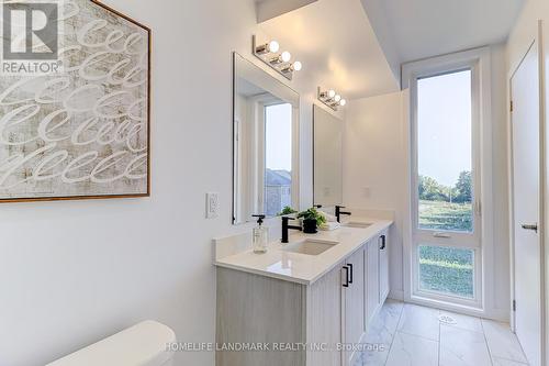31 Bancroft Lane, Richmond Hill, ON - Indoor Photo Showing Bathroom