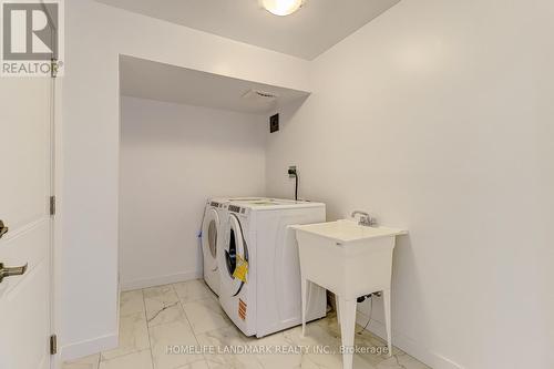 31 Bancroft Lane, Richmond Hill, ON - Indoor Photo Showing Laundry Room