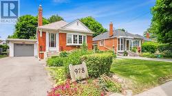 BSMT-ROOM - 978 PHARMACY AVENUE  Toronto, ON M1R 2G6