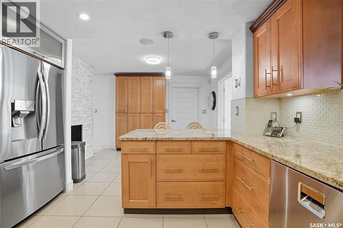 34 Leslie Place, Regina, SK - Indoor Photo Showing Kitchen With Upgraded Kitchen