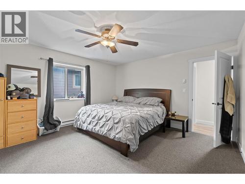 725 Trans Canada Highway, Sicamous, BC - Indoor Photo Showing Bedroom