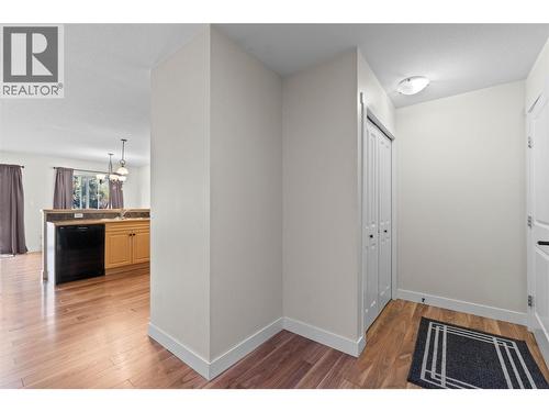 725 Trans Canada Highway, Sicamous, BC - Indoor Photo Showing Other Room