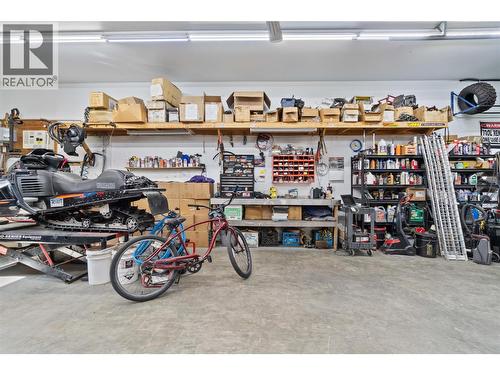 725 Trans Canada Highway, Sicamous, BC - Indoor Photo Showing Garage
