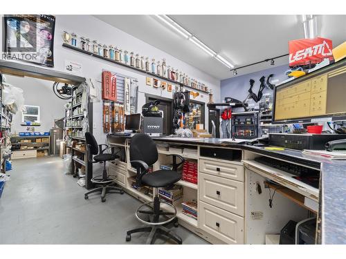 725 Trans Canada Highway, Sicamous, BC - Indoor Photo Showing Office