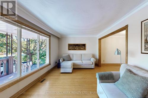 38 Courton Drive, Toronto, ON - Indoor