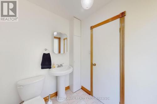 38 Courton Drive, Toronto, ON - Indoor Photo Showing Bathroom