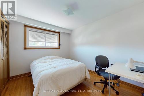 38 Courton Drive, Toronto, ON - Indoor Photo Showing Bedroom