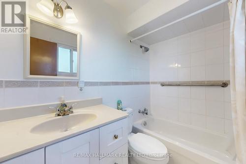 38 Courton Drive, Toronto, ON - Indoor Photo Showing Bathroom