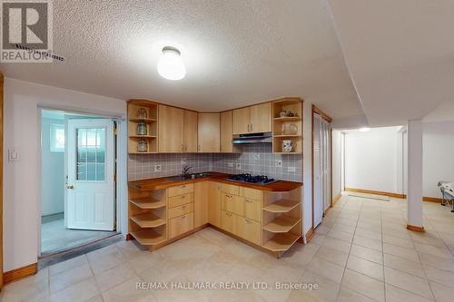 38 Courton Drive, Toronto, ON - Indoor Photo Showing Kitchen