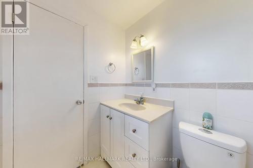 38 Courton Drive, Toronto, ON - Indoor Photo Showing Bathroom