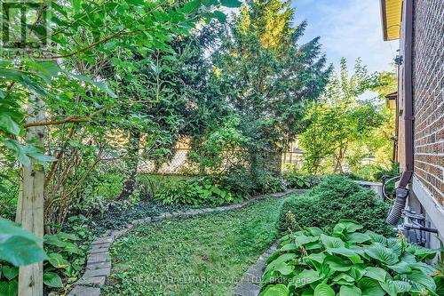 38 Courton Drive, Toronto, ON - Outdoor