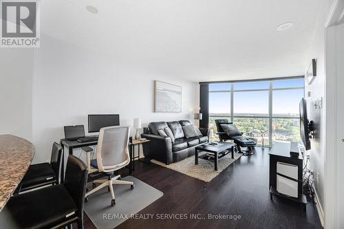 2003 - 9 George Street N, Brampton, ON - Indoor Photo Showing Living Room