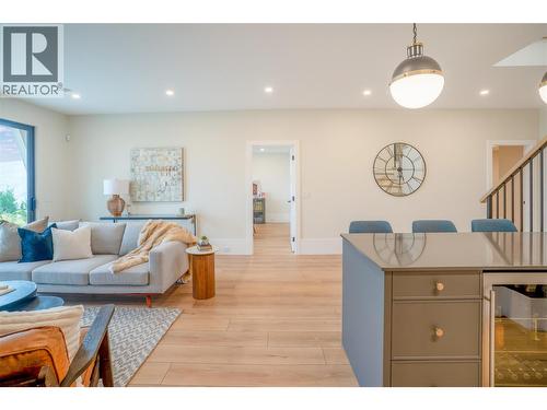 4023 Sunstone Street, West Kelowna, BC - Indoor Photo Showing Living Room