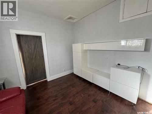 307 6Th Avenue E, Biggar, SK - Indoor