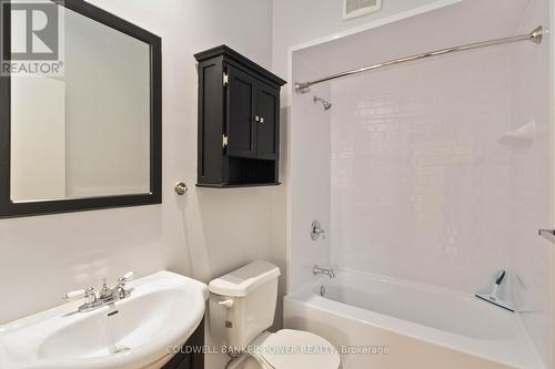 547 William Street, London East (East F), ON - Indoor Photo Showing Bathroom