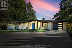 50 OAK AVENUE  Hamilton (Greensville), ON L9H 4Y9