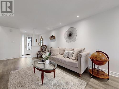 109 Rose Branch Drive, Richmond Hill, ON - Indoor Photo Showing Living Room