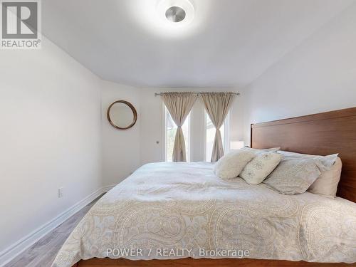 109 Rose Branch Drive, Richmond Hill, ON - Indoor Photo Showing Bedroom