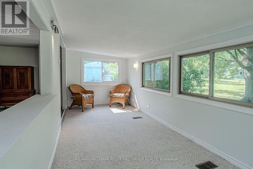 85 Hawthorne Drive, Innisfil, ON - Indoor Photo Showing Dining Room
