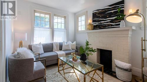 605 Maitland Street, London East, ON - Indoor Photo Showing Living Room With Fireplace