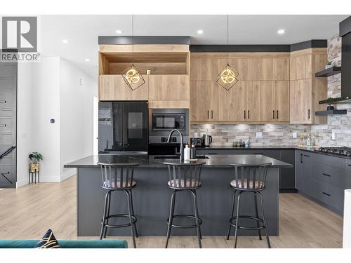 2842 Copper Ridge Drive, West Kelowna, BC - Indoor Photo Showing Kitchen With Upgraded Kitchen