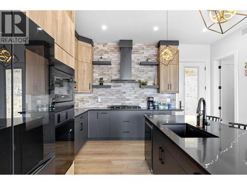 2842 Copper Ridge Drive, West Kelowna, BC - Indoor Photo Showing Kitchen With Upgraded Kitchen
