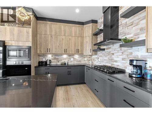2842 Copper Ridge Drive, West Kelowna, BC - Indoor Photo Showing Kitchen With Upgraded Kitchen