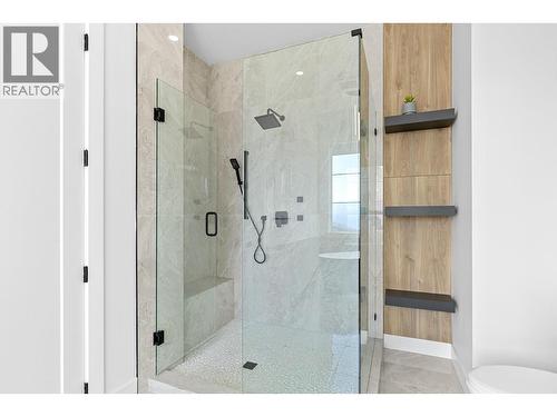 2842 Copper Ridge Drive, West Kelowna, BC - Indoor Photo Showing Bathroom