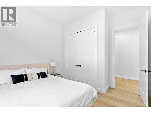 2842 Copper Ridge Drive, West Kelowna, BC - Indoor Photo Showing Bedroom