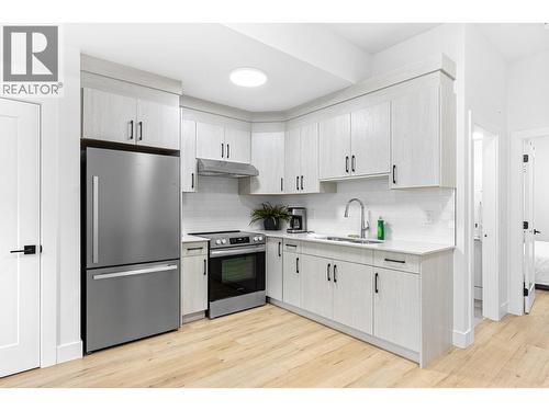 2842 Copper Ridge Drive, West Kelowna, BC - Indoor Photo Showing Kitchen