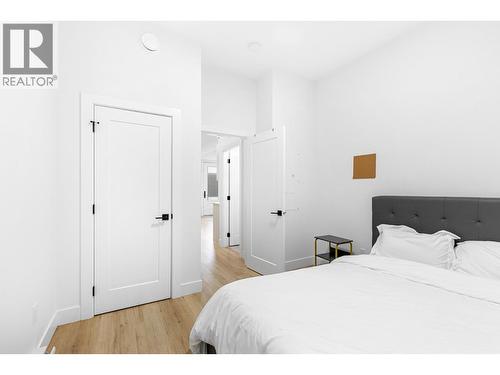 2842 Copper Ridge Drive, West Kelowna, BC - Indoor Photo Showing Bedroom