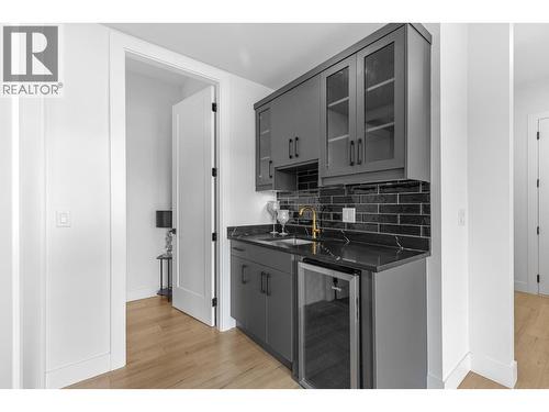 2842 Copper Ridge Drive, West Kelowna, BC - Indoor Photo Showing Kitchen