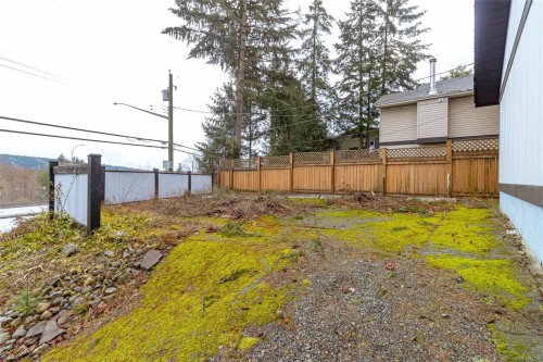 1134 Trans Canada Hwy, Ladysmith, BC - Outdoor