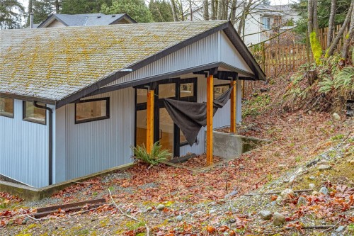 1134 Trans Canada Hwy, Ladysmith, BC - Outdoor