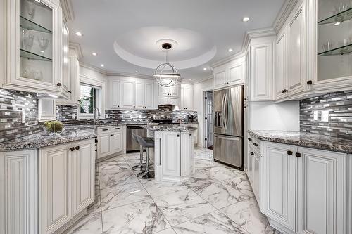 Cuisine - 425 Av. Des Crécerelles, Beaconsfield, QC - Indoor Photo Showing Kitchen With Upgraded Kitchen