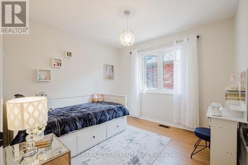 19 Coronet Street, Whitchurch-Stouffville, ON - Indoor Photo Showing Bedroom