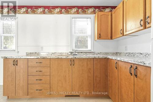 13 Thomson Crescent, Deep River, ON - Indoor Photo Showing Kitchen